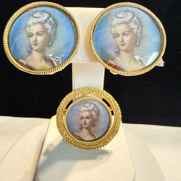 Rare Vintage Karu Gold-Tone Blue Portrait Cameo Brooch and Earrings Set